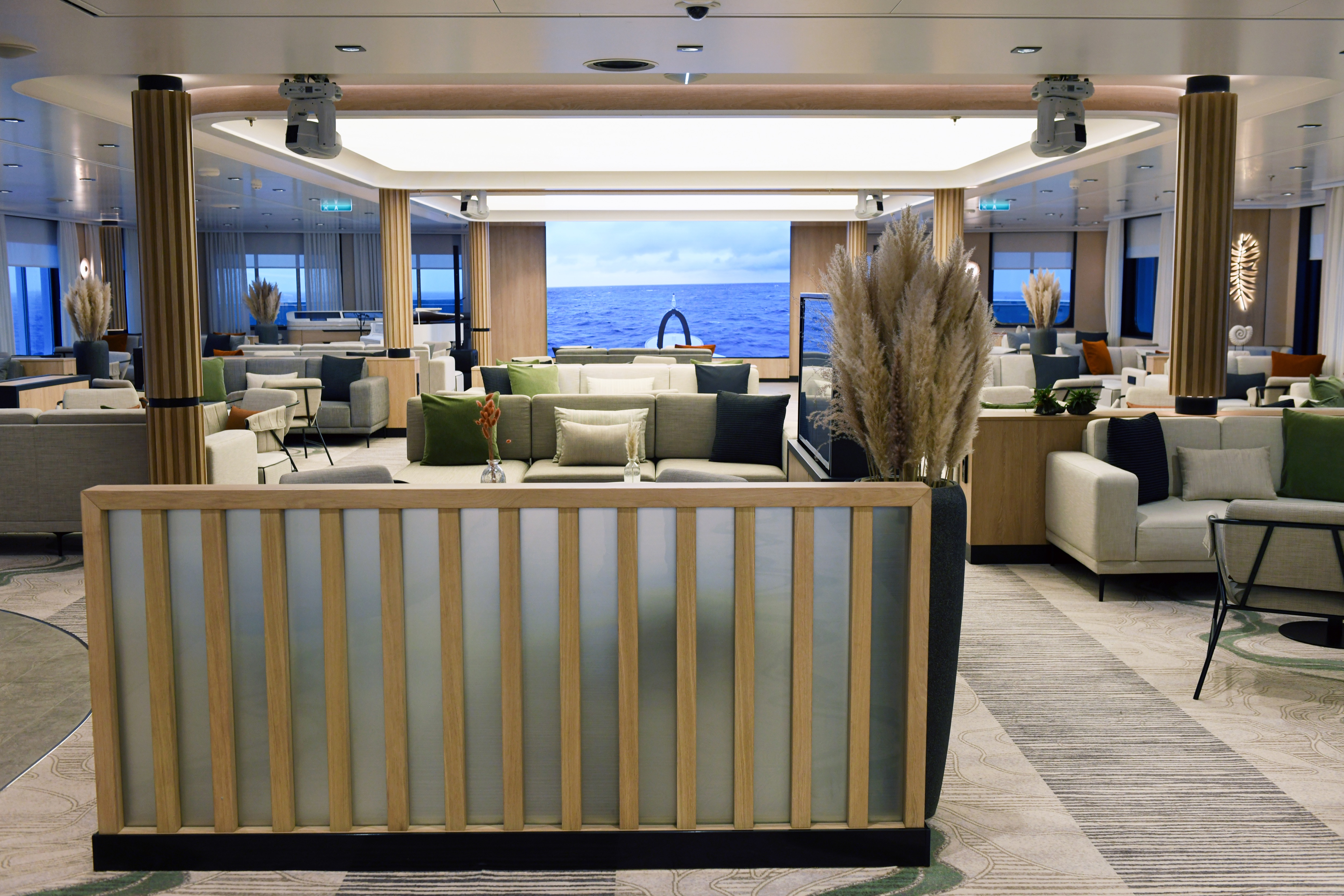 The Observation Lounge on SH Minerva